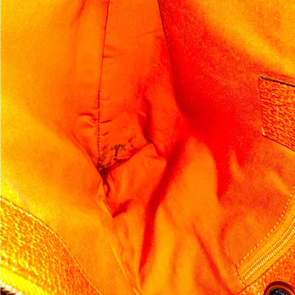 ๐Gucci Monogram Shoulder Bagโ Excellent Pre-Lovedโจ๐ - Picture 13 of 17